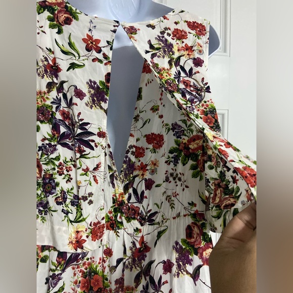 D1- White Floral Drape Maxi Dress - Picture 4 of 6